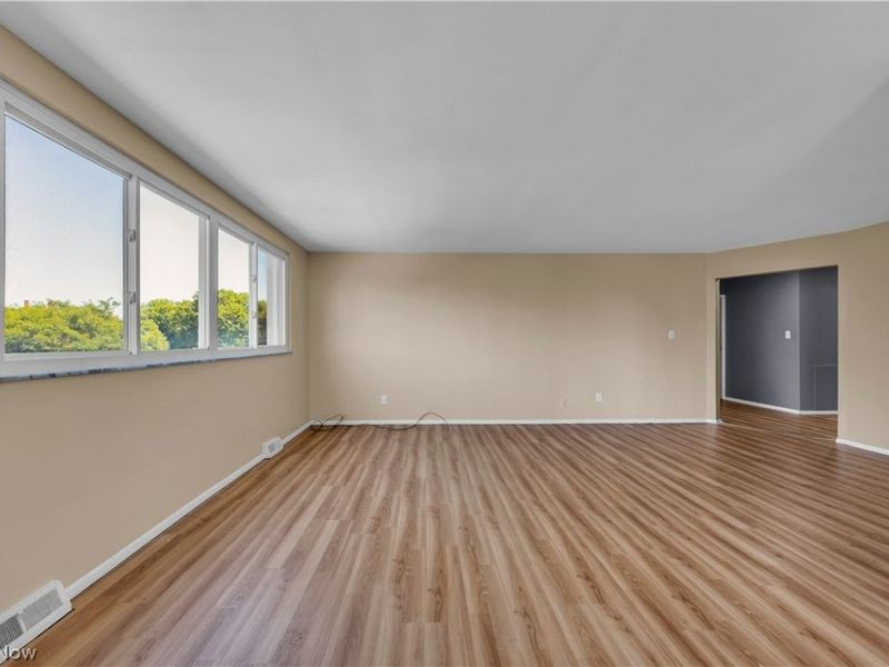 16100 Van Aken Boulevard, Shaker Heights, OH 44120 Photo 8