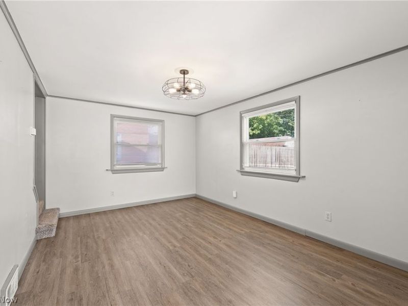 6902 Luelda Avenue, Parma, OH 44129 Photo 11