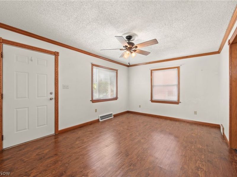 6902 Luelda Avenue, Parma, OH 44129 Photo 3