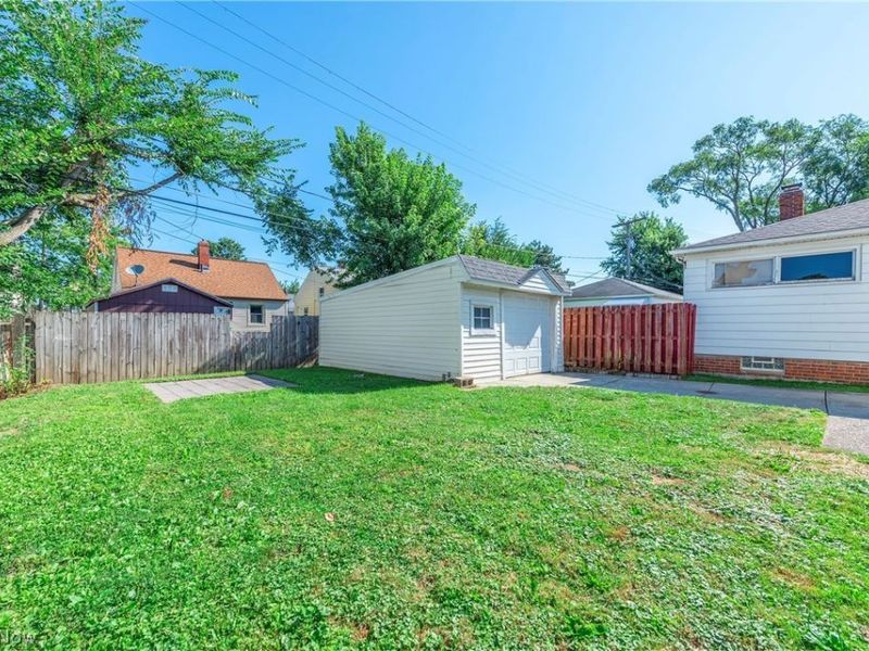 6902 Luelda Avenue, Parma, OH 44129 Photo 34