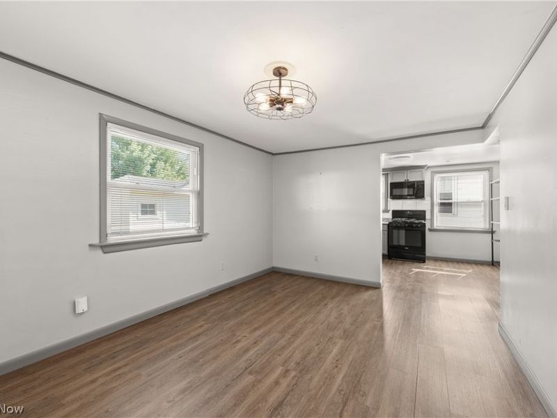 6902 Luelda Avenue, Parma, OH 44129 Photo 8