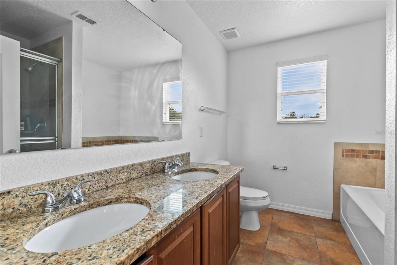 8830 Isla Bella Drive, Orlando, FL 32818 Photo