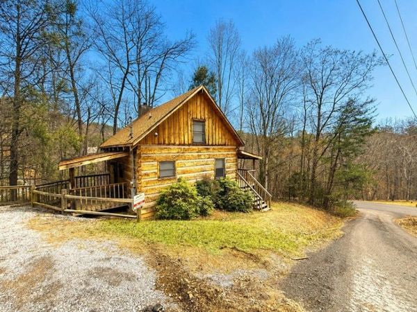 2580 Black Bear Ln , Sevierville, TN 37876