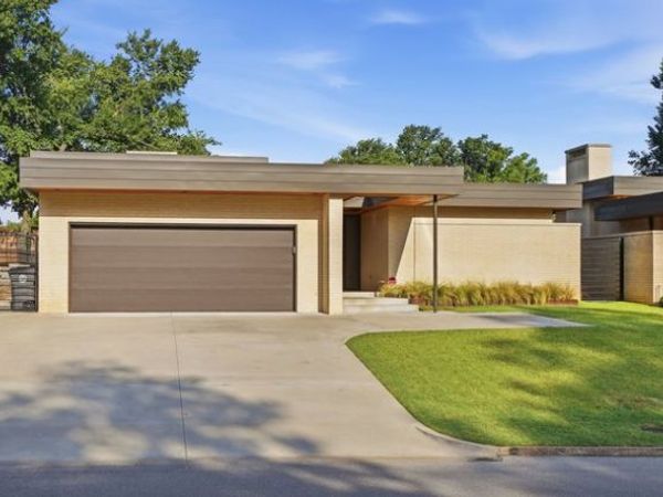 3136 S Utica Avenue, Tulsa, OK 74105