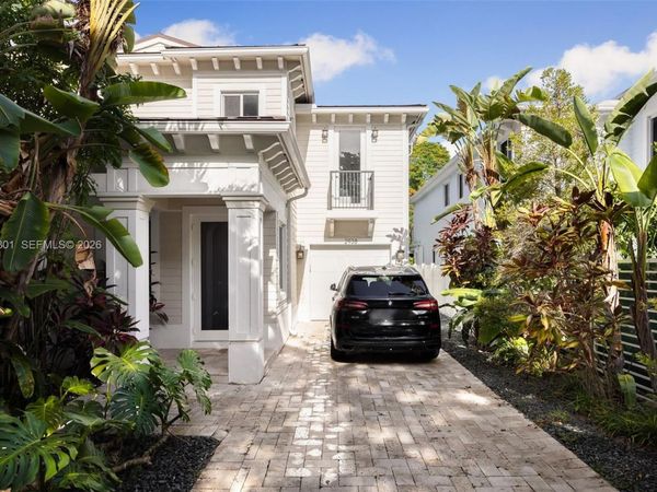 2938 Catalina St , Coconut Grove, FL 33133