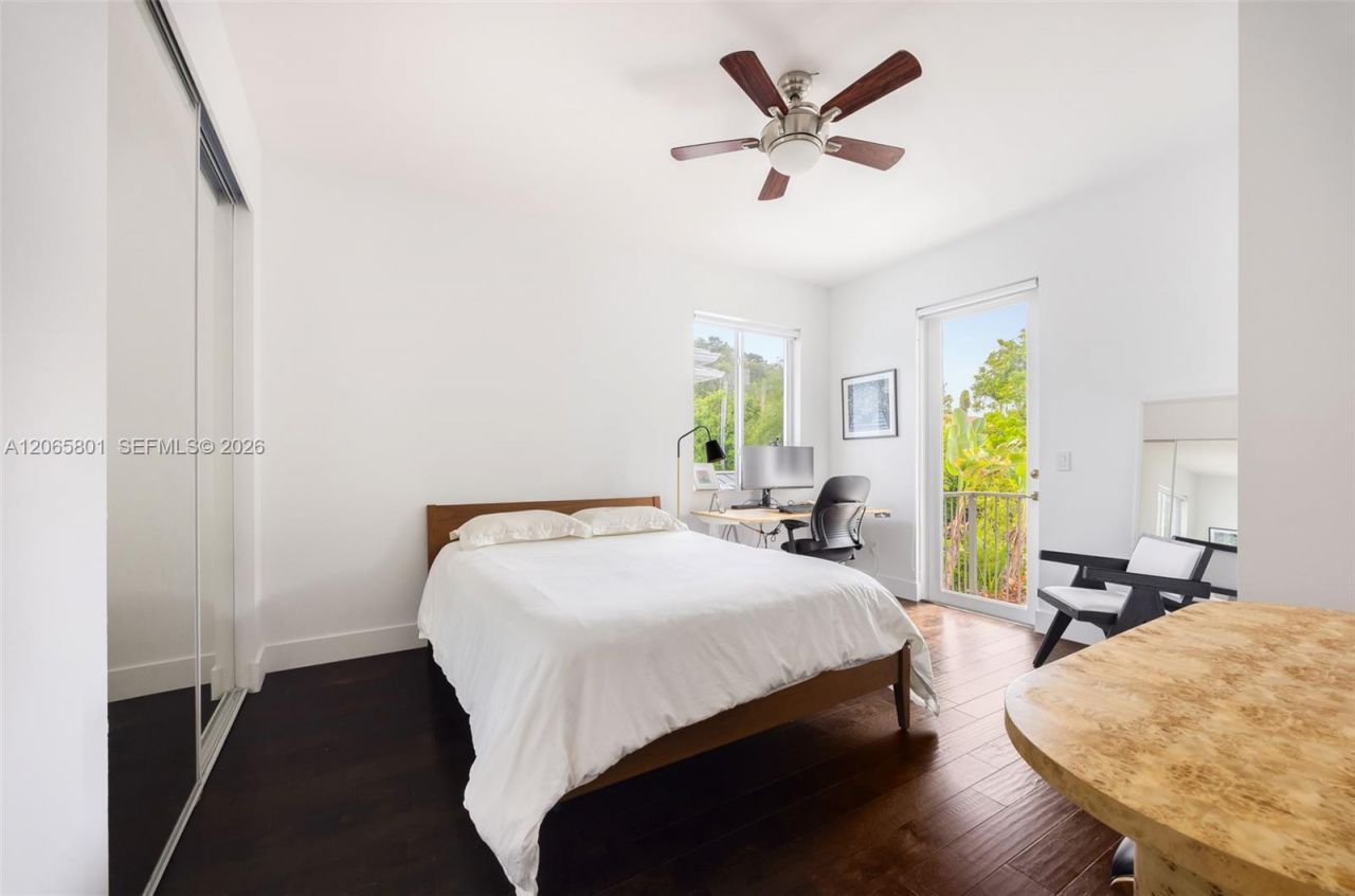 2938 Catalina St , Coconut Grove, FL 33133 Photo