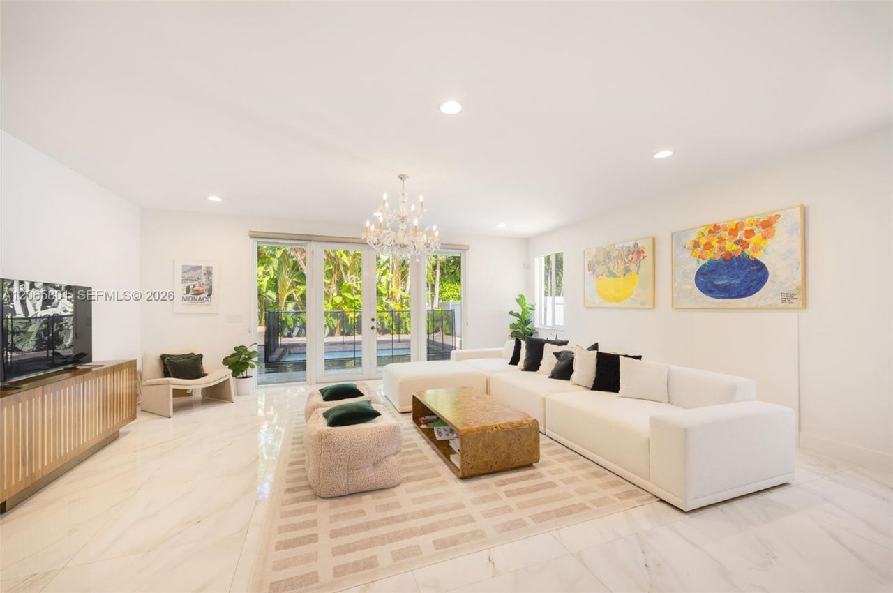 2938 Catalina St , Coconut Grove, FL 33133 Photo
