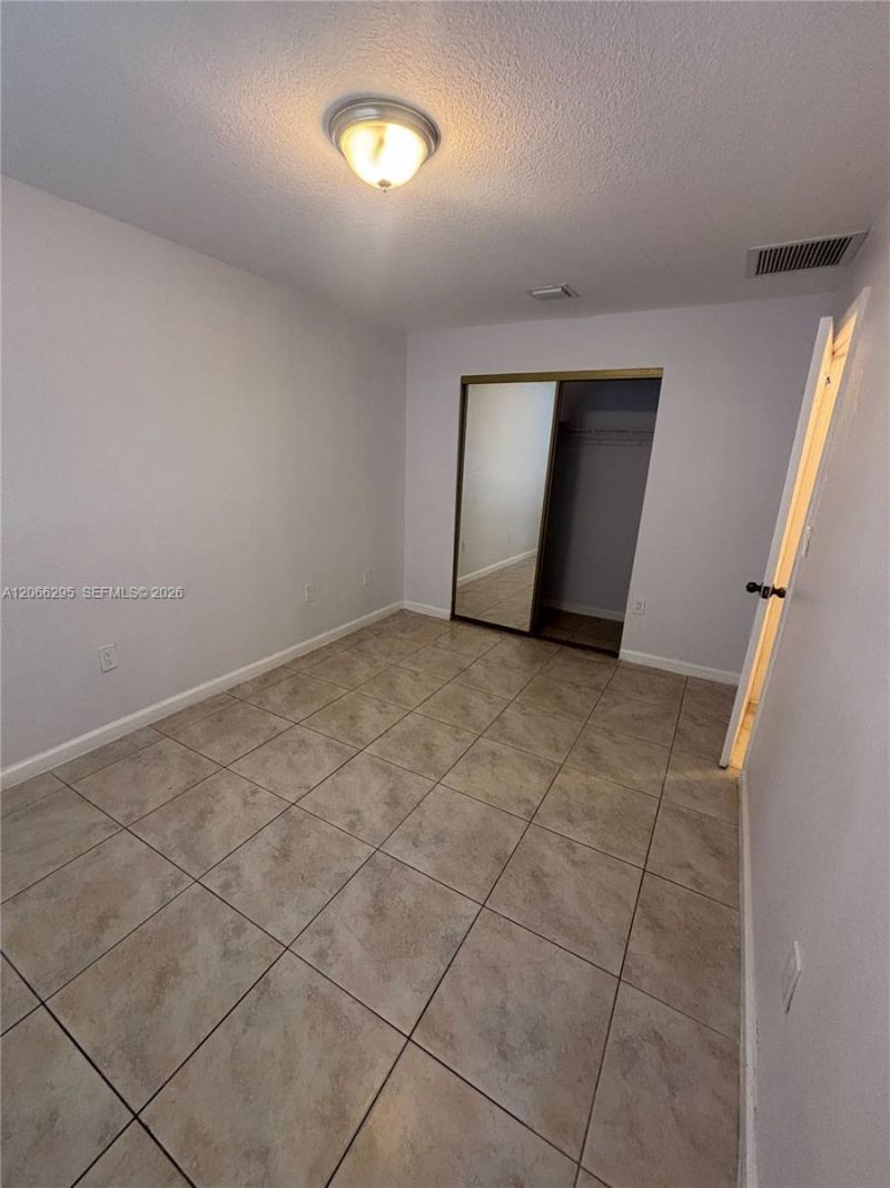 14042 NE 2nd Ave, Unit 14042, Miami, FL 33161 Photo