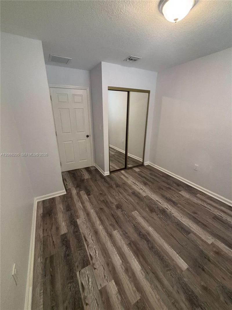 14042 NE 2nd Ave, Unit 14042, Miami, FL 33161 Photo