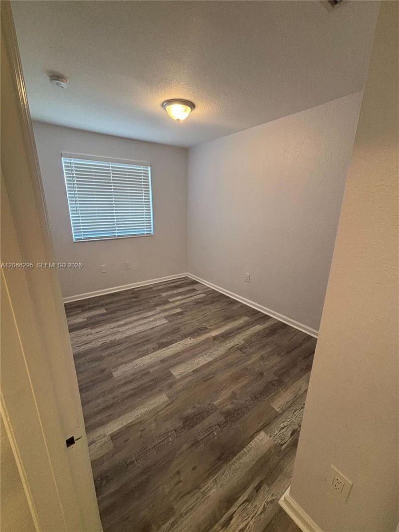 14042 NE 2nd Ave, Unit 14042, Miami, FL 33161 Photo