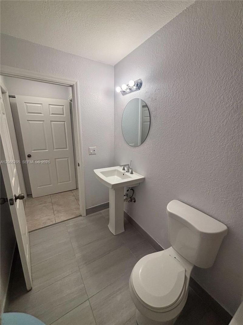 14042 NE 2nd Ave, Unit 14042, Miami, FL 33161 Photo