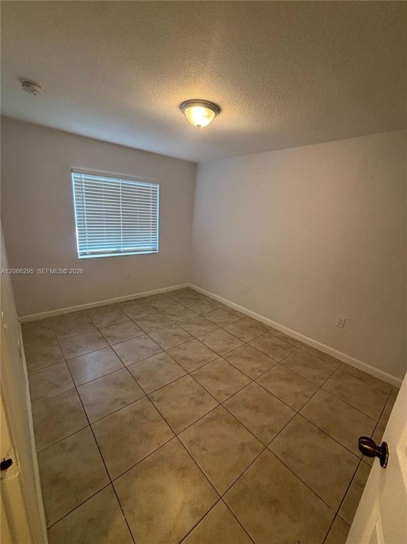 14042 NE 2nd Ave, Unit 14042, Miami, FL 33161 Photo