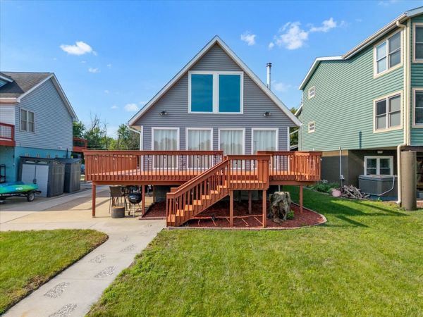3403 S Shore Drive, Moline, IL 61265