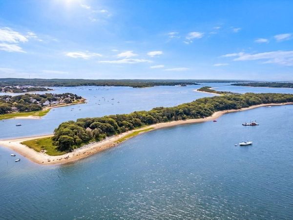 9 Bassetts Island, Bourne, MA 02534