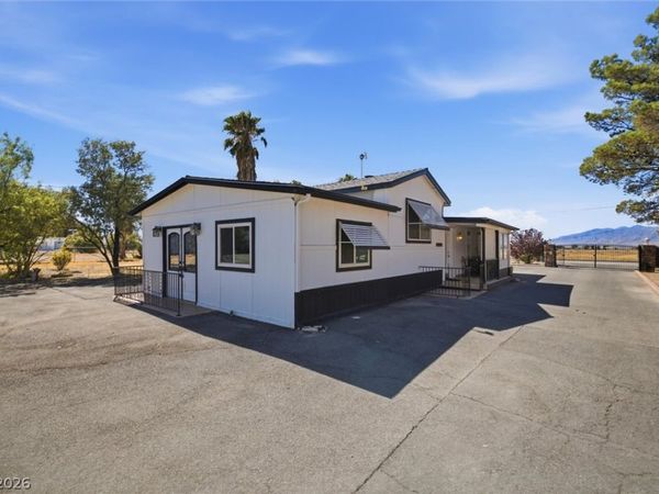 2920 W Charleston Park Avenue, Pahrump, NV 89048