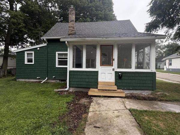 406 Pleasant, Lansing, MI 48906