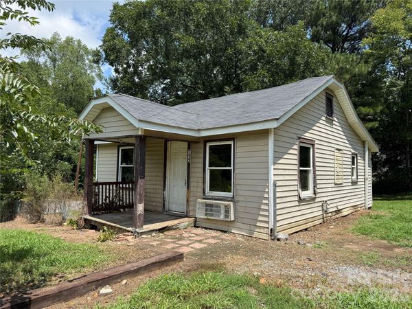 712 N Myrtle Street , Gastonia, NC 28052