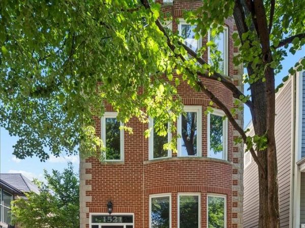1521 W Wolfram Street, Unit 3, Chicago, IL 60657