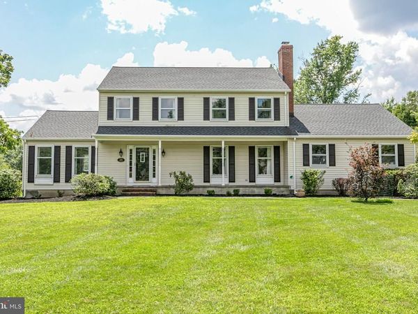 21 SLEEPY HOLLOW LANE, BELLE MEAD, NJ 08502