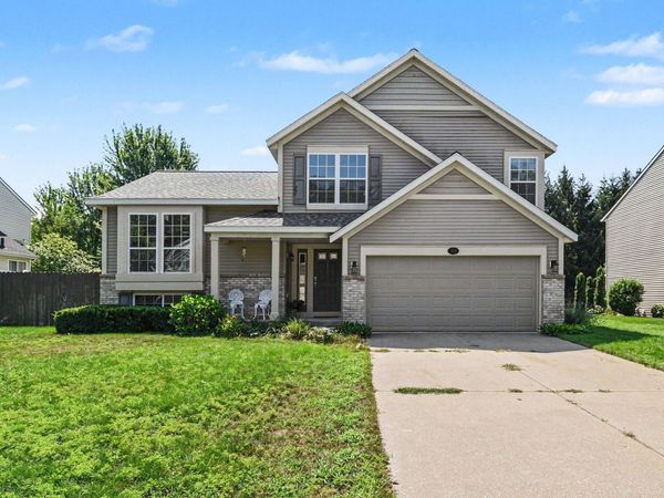 15116 Briarwood Street, Grand Haven, MI 49417