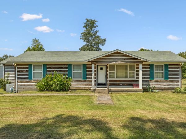 2362 Fall River Rd , Goodspring, TN 38460