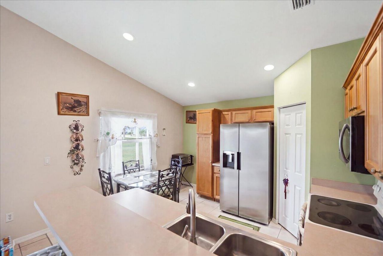 401 SW Lake Forest Way, Port Saint Lucie, FL 34986 Photo