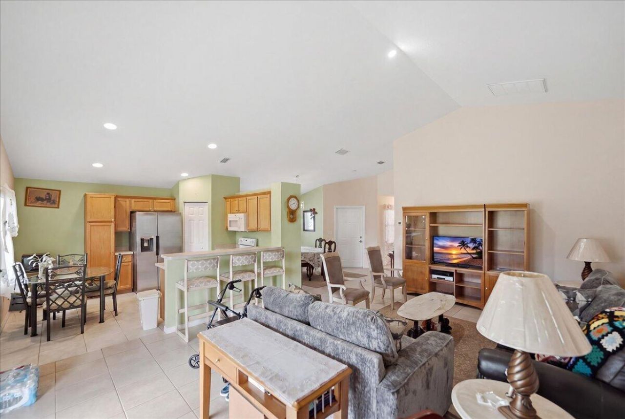 401 SW Lake Forest Way, Port Saint Lucie, FL 34986 Photo