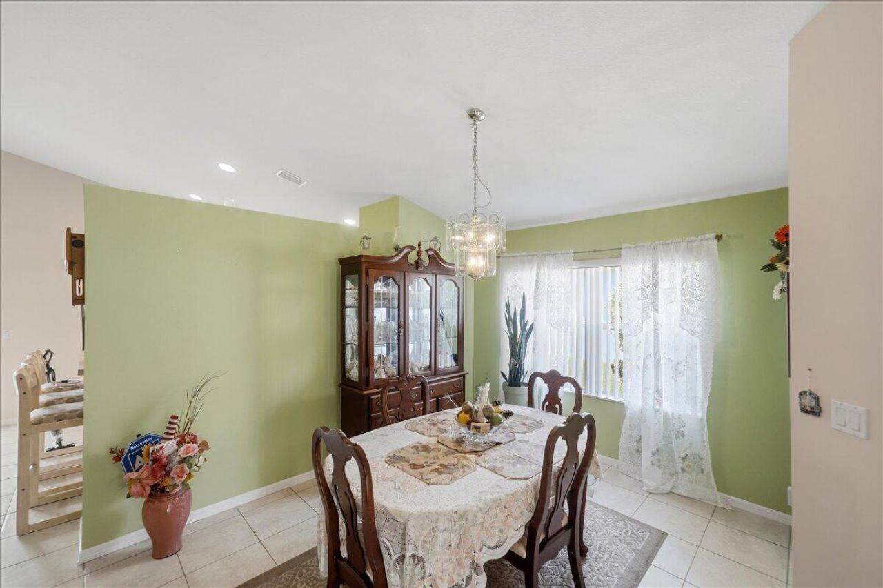 401 SW Lake Forest Way, Port Saint Lucie, FL 34986 Photo