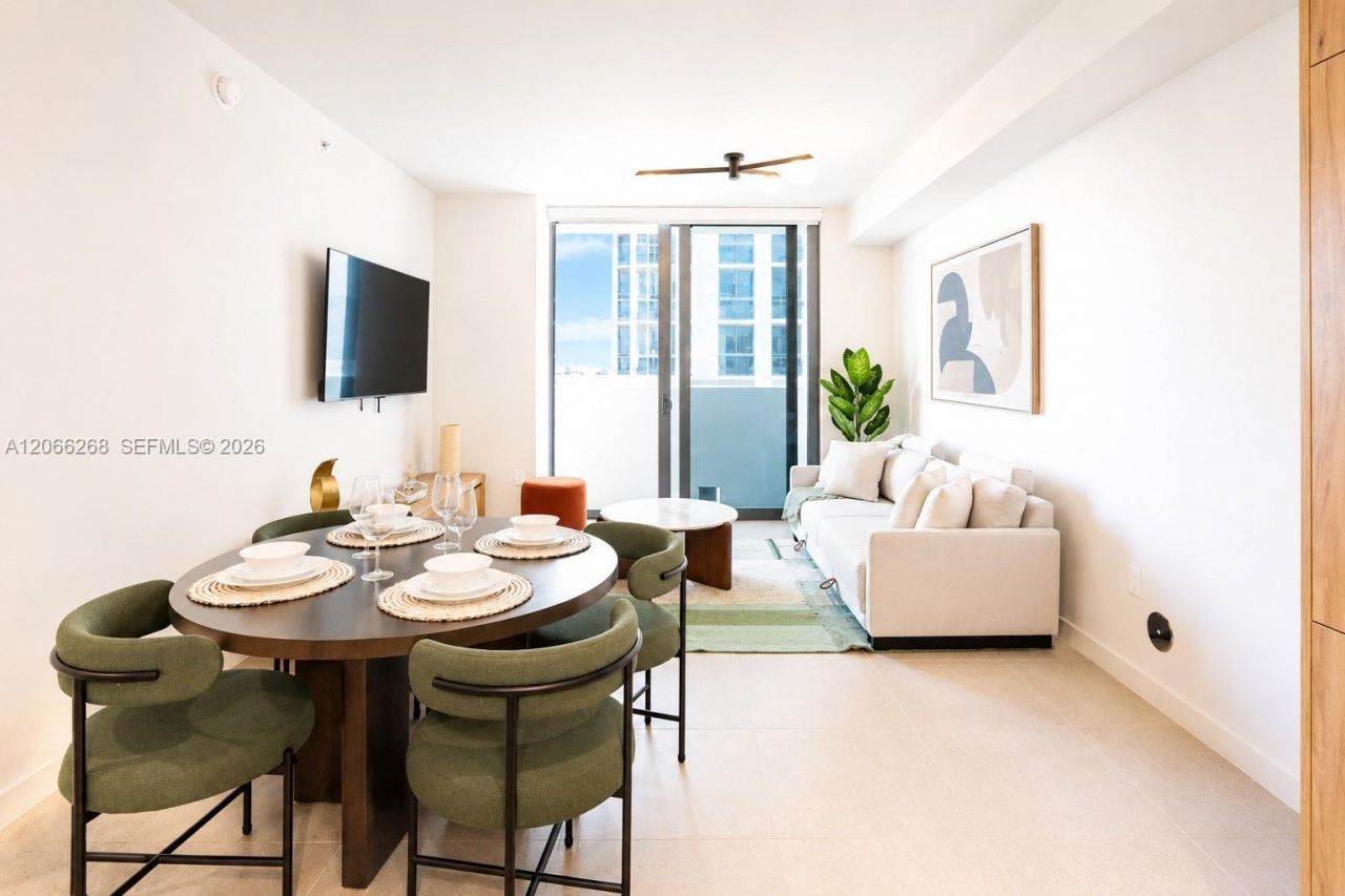 11 NE 6th St, Unit 212, Miami, FL 33132 Photo