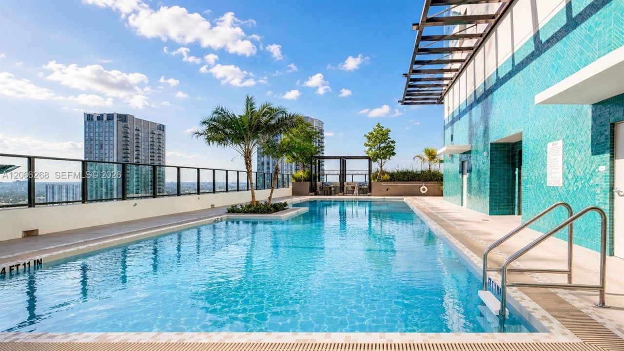 11 NE 6th St, Unit 212, Miami, FL 33132 Photo