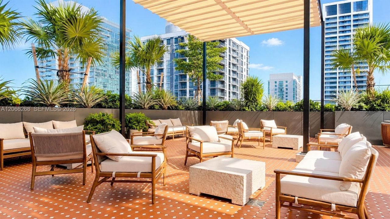 11 NE 6th St, Unit 212, Miami, FL 33132 Photo