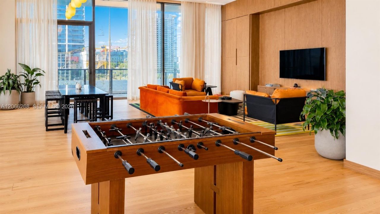 11 NE 6th St, Unit 212, Miami, FL 33132 Photo