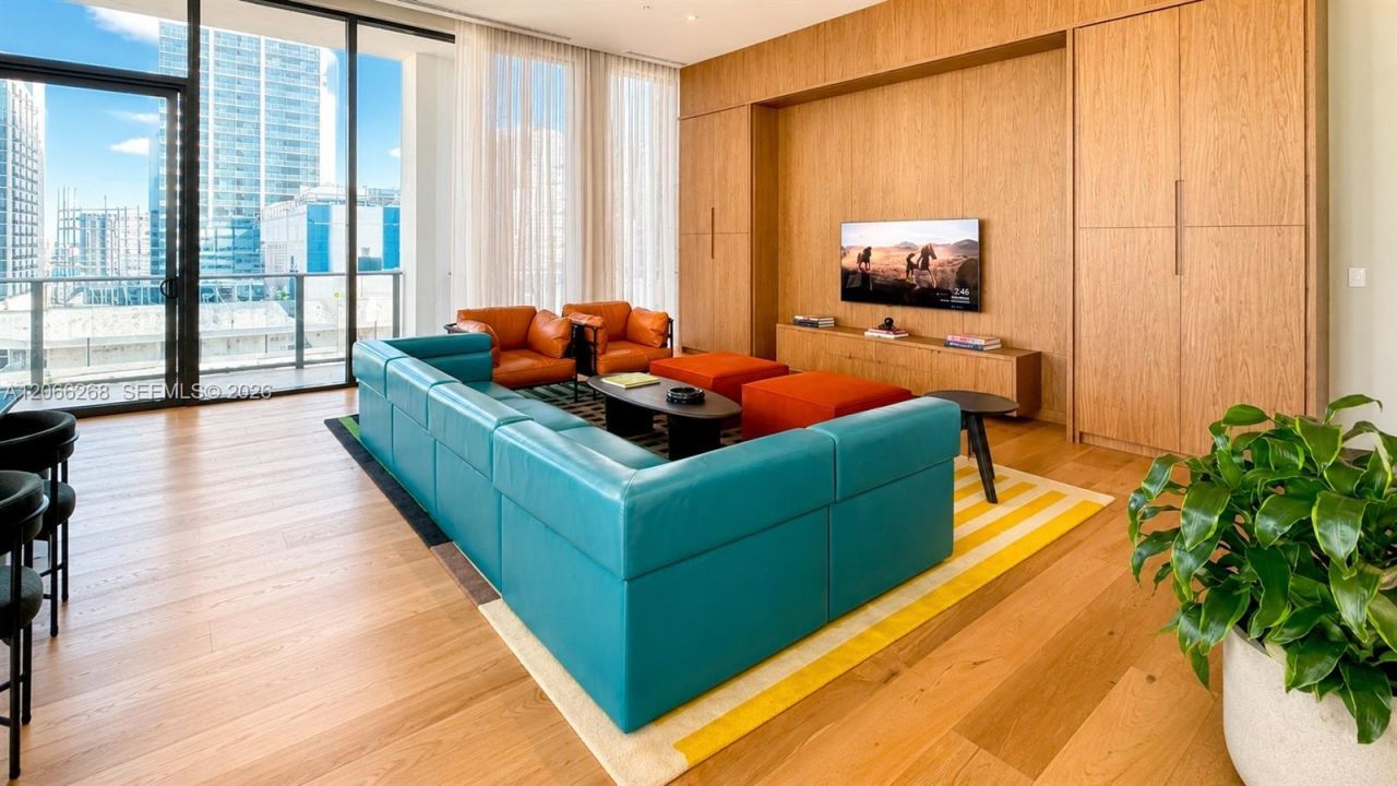 11 NE 6th St, Unit 212, Miami, FL 33132 Photo