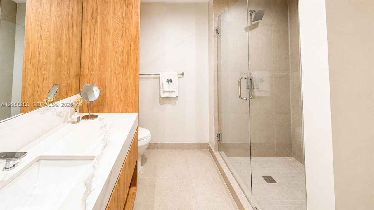 11 NE 6th St, Unit 212, Miami, FL 33132 Photo
