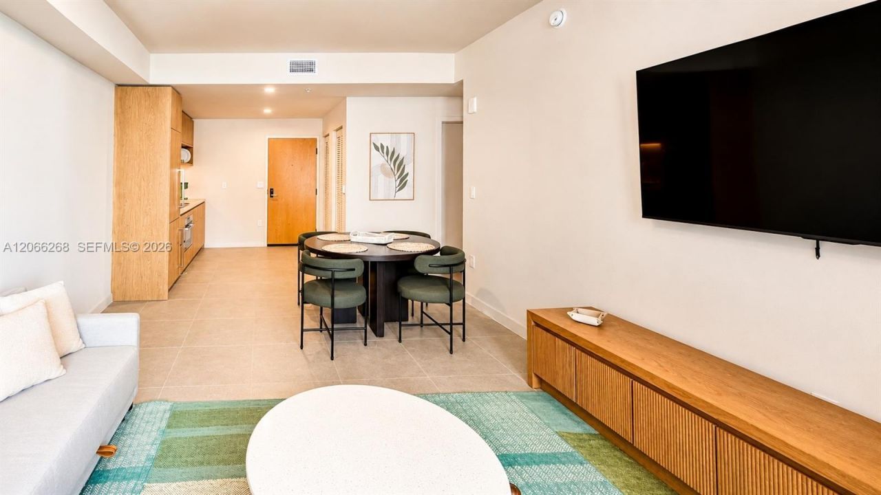 11 NE 6th St, Unit 212, Miami, FL 33132 Photo