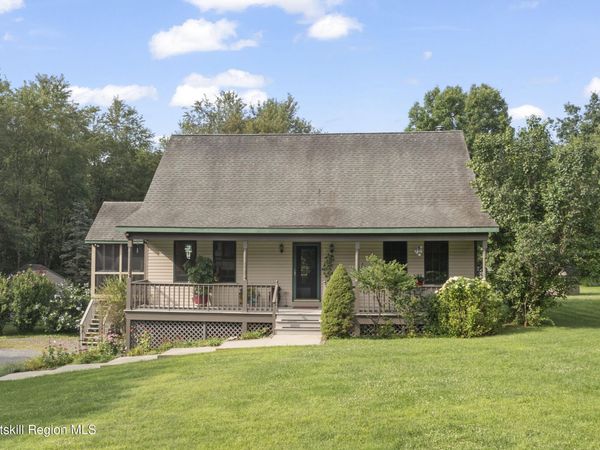918 Livingston Road, Elizaville, NY 12523