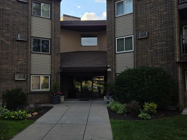 3425 Golfview Drive, Unit 115, Eagan, MN 55123