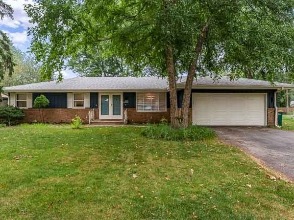 823 PINE VALLEY Drive , Rockford, IL 61107
