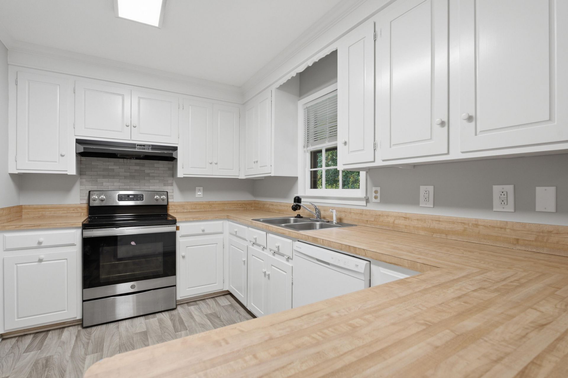 411 Forest Circle Photo 11