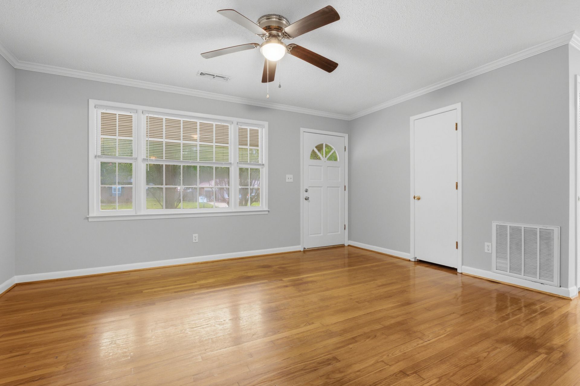 411 Forest Circle Photo 8