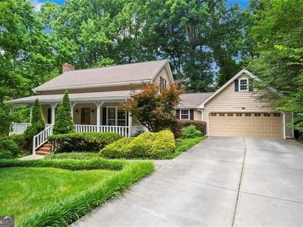 1052 Evelyn Lane SW, Lilburn, GA 30047