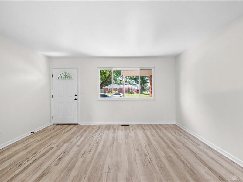 585 Montana Drive, Xenia, OH 45385 Photo 8