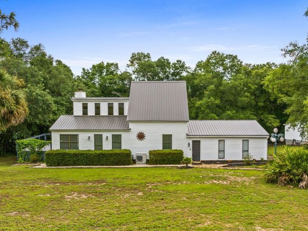 3783 Payne Lake Road , Chipley, FL 32428