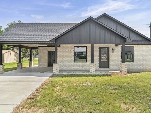 809 Forrest Ave E, Wynne, AR 72396
