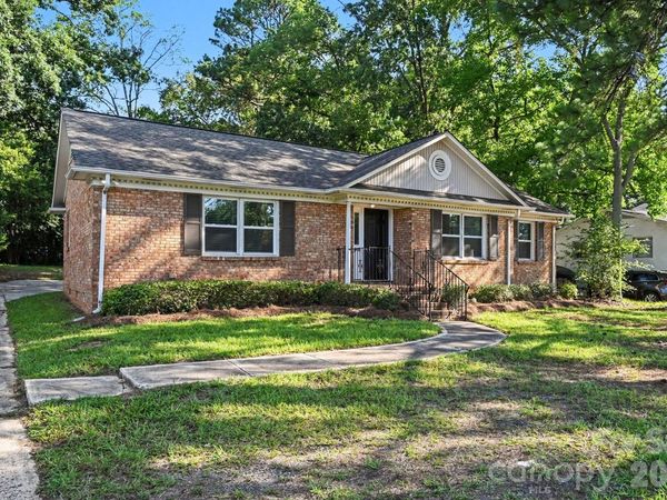 6915 Idlewild Road , Charlotte, NC 28212