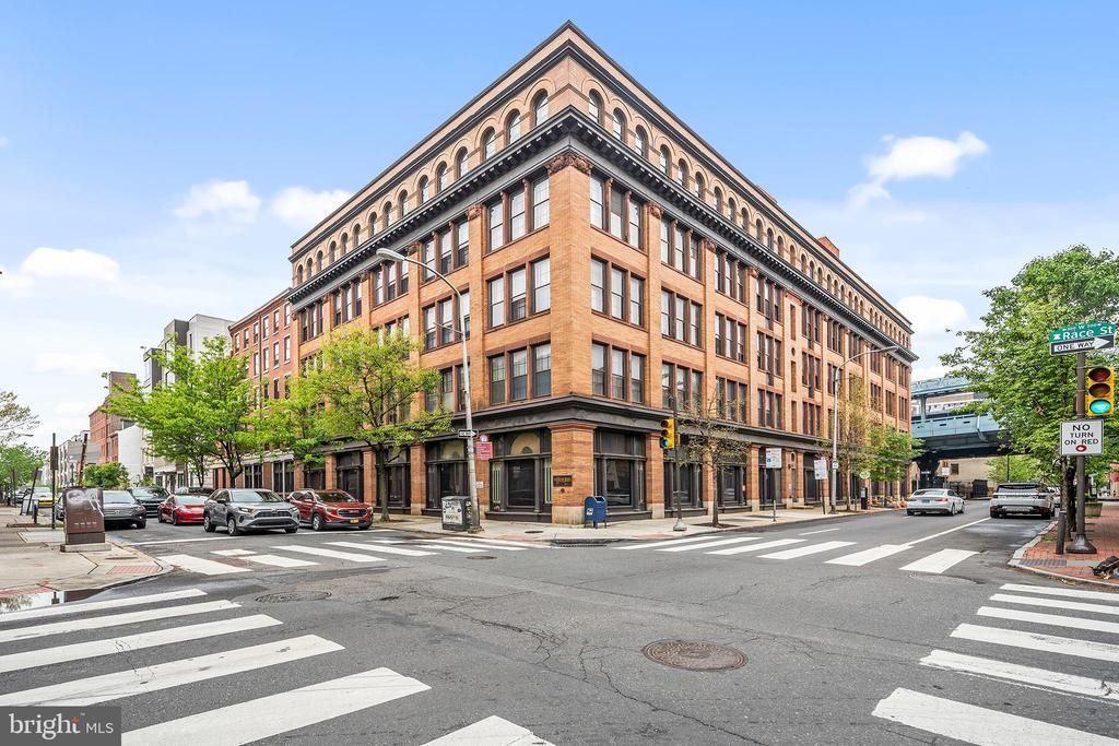 301 Race Street, Unit 317, Philadelphia, PA 19106 Main Photo