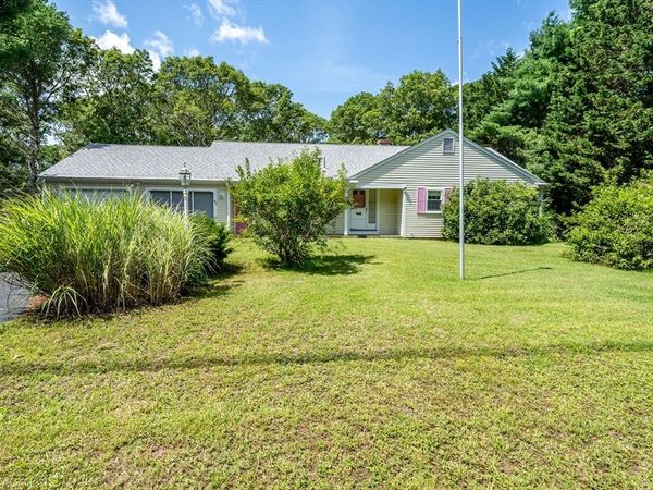 61 White Oak Trl, Barnstable, MA 02632