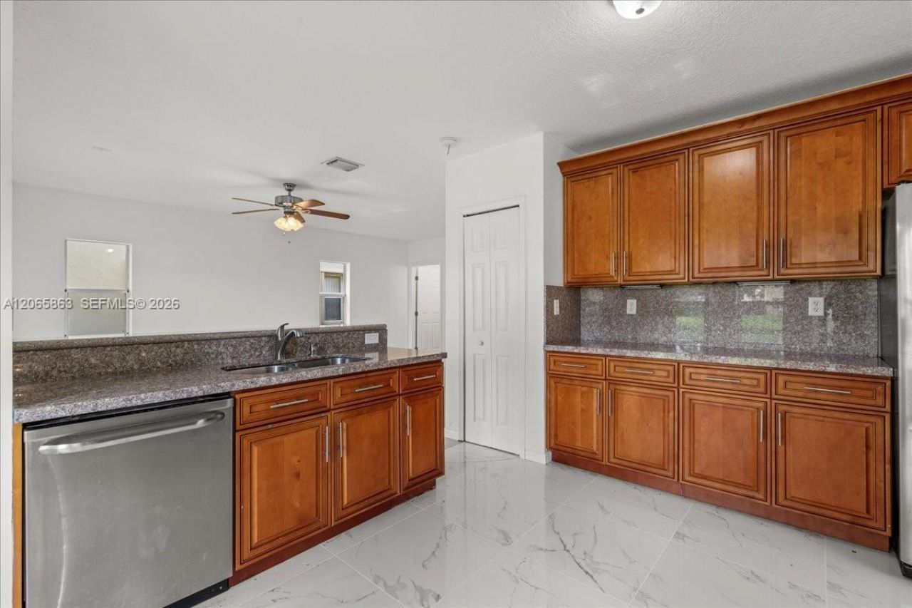 1720 NE 35 Avenue , Homestead, FL 33033 Photo