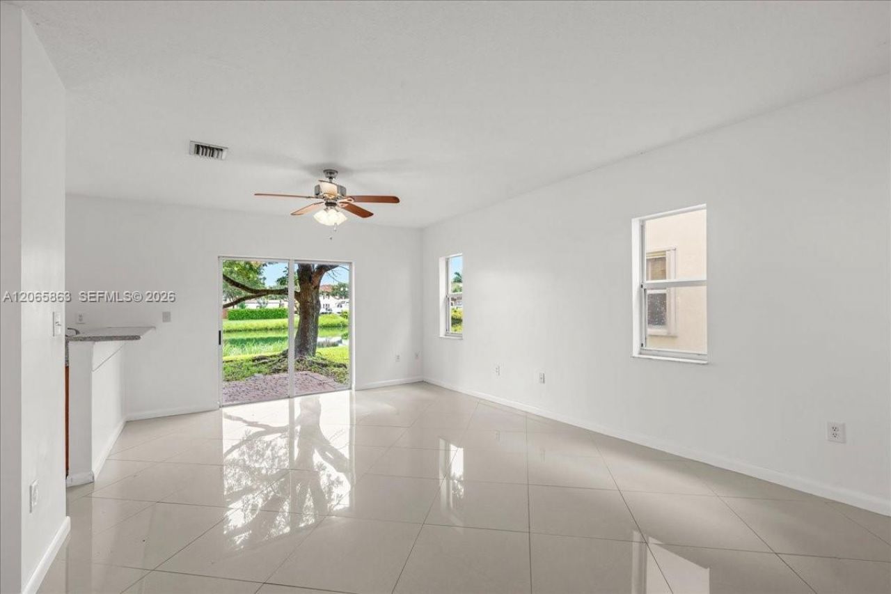 1720 NE 35 Avenue , Homestead, FL 33033 Photo