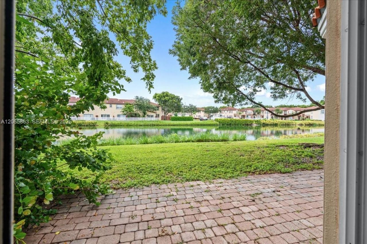 1720 NE 35 Avenue , Homestead, FL 33033 Photo